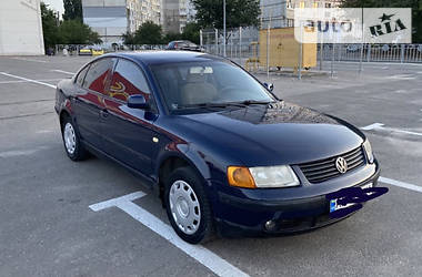 Седан Volkswagen Passat B5 2000 в Харькове