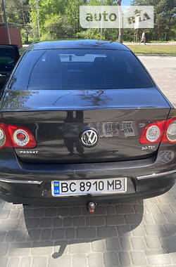 Седан Volkswagen Passat B6 2007 в Новояворівську