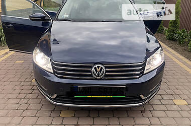 Седан Volkswagen Passat B7 2013 в Луцке