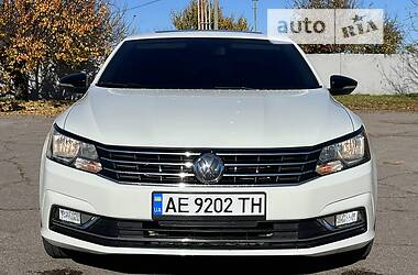 Седан Volkswagen Passat B7 2018 в Днепре