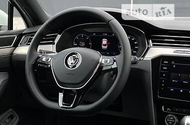 Седан Volkswagen Passat B8 2017 в Луцьку