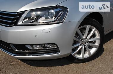 Седан Volkswagen Passat 2014 в Киеве