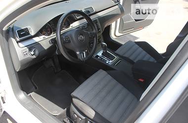 Универсал Volkswagen Passat 2011 в Житомире