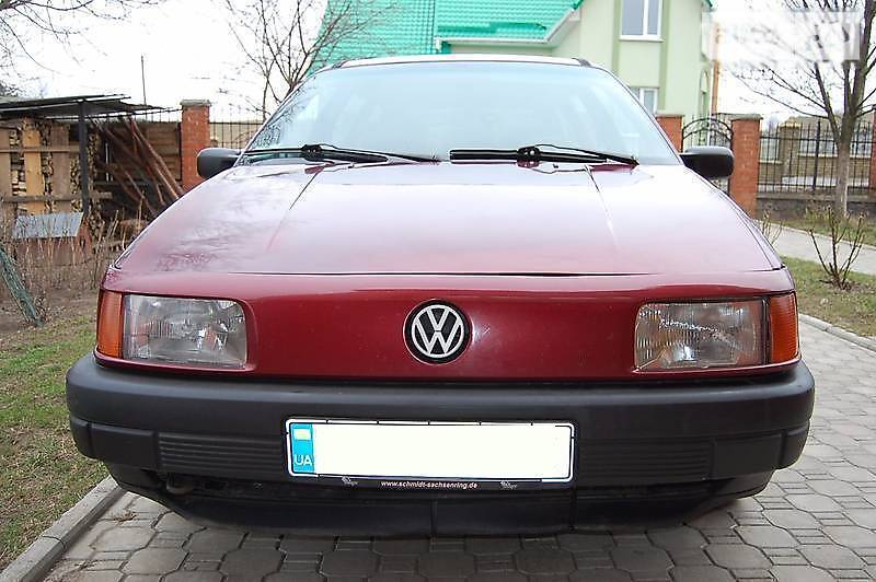 Седан Volkswagen Passat 1988 в Черновцах