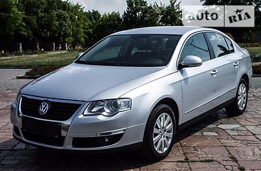 Седан Volkswagen Passat 2007 в Звягеле