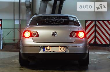 Седан Volkswagen Passat 2008 в Києві