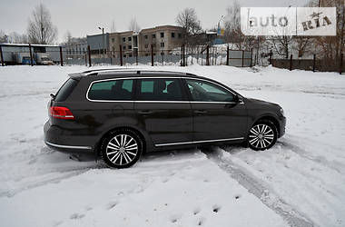 Универсал Volkswagen Passat 2012 в Житомире