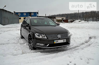 Универсал Volkswagen Passat 2012 в Житомире