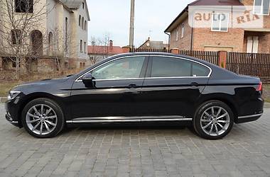 Седан Volkswagen Passat 2015 в Луцьку