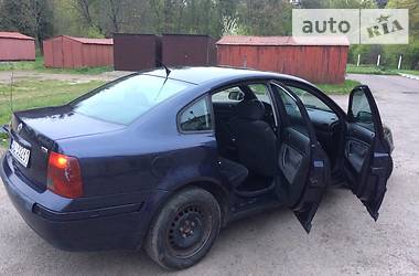 Седан Volkswagen Passat 1997 в Стрые