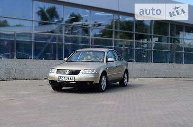 Седан Volkswagen Passat 2002 в Луцке