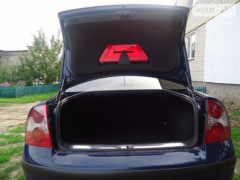 Седан Volkswagen Passat 2005 в Первомайську