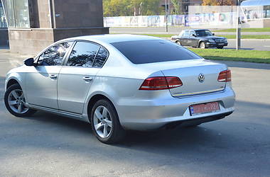 Седан Volkswagen Passat 2011 в Киеве