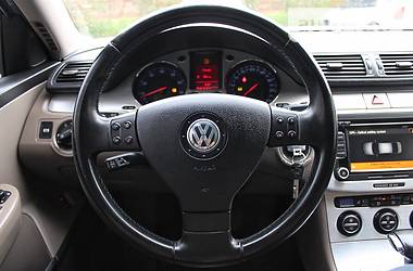 Седан Volkswagen Passat 2010 в Ивано-Франковске