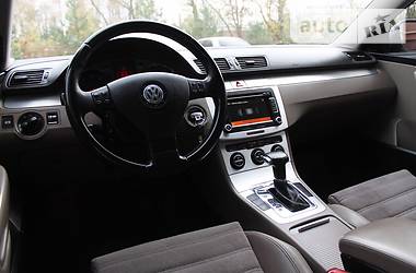 Седан Volkswagen Passat 2010 в Ивано-Франковске