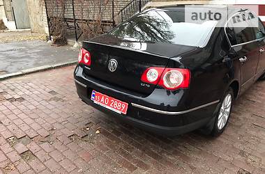 Седан Volkswagen Passat 2006 в Николаеве