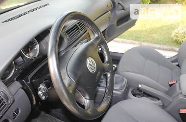 Универсал Volkswagen Passat 2004 в Стрые