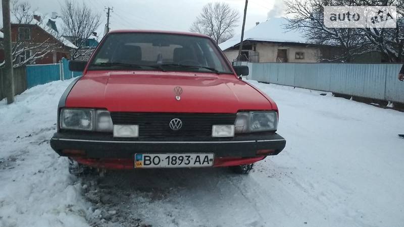 Универсал Volkswagen Passat 1987 в Борщеве