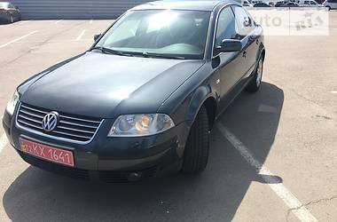 Седан Volkswagen Passat 2003 в Ровно