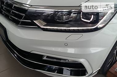 Седан Volkswagen Passat 2018 в Чернівцях