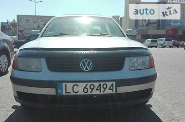 Седан Volkswagen Passat 1997 в Рівному