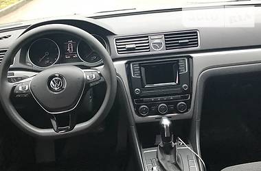 Седан Volkswagen Passat 2016 в Луцке