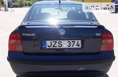 Седан Volkswagen Passat 1997 в Запорожье