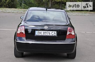 Седан Volkswagen Passat 2003 в Ровно