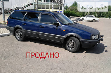 Универсал Volkswagen Passat 1993 в Луганске