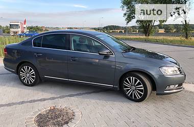 Седан Volkswagen Passat 2014 в Луцьку