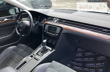 Седан Volkswagen Passat 2015 в Киеве