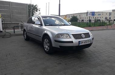 Седан Volkswagen Passat 2004 в Києві