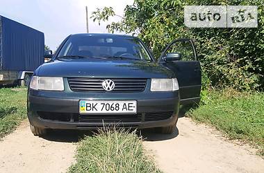 Седан Volkswagen Passat 1999 в Стрию
