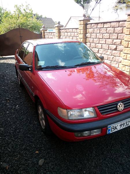 Седан Volkswagen Passat 1995 в Владимирце