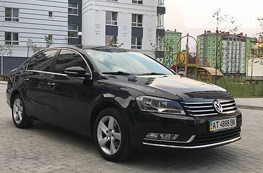 Седан Volkswagen Passat 2013 в Івано-Франківську