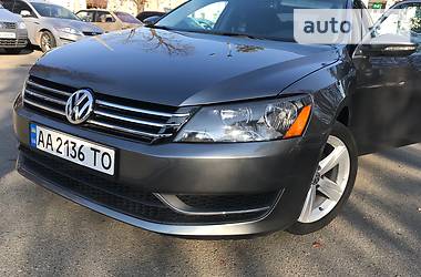 Седан Volkswagen Passat 2012 в Киеве