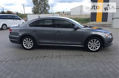 Седан Volkswagen Passat 2012 в Луцке