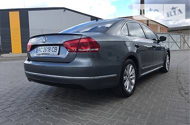 Седан Volkswagen Passat 2012 в Луцке