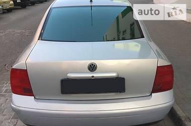 Седан Volkswagen Passat 2000 в Одессе