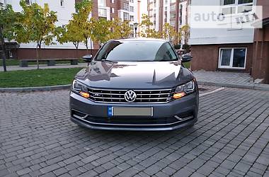 Седан Volkswagen Passat 2016 в Ивано-Франковске