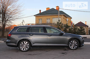 Універсал Volkswagen Passat 2015 в 