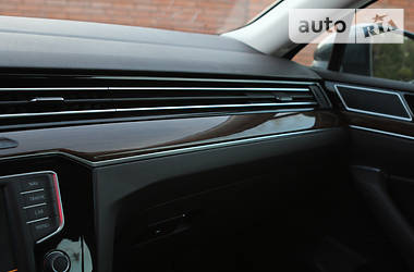 Універсал Volkswagen Passat 2015 в 