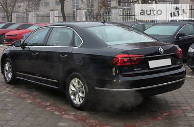 Седан Volkswagen Passat 2016 в Одессе