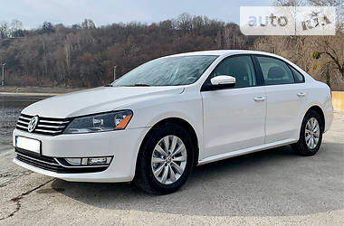 Седан Volkswagen Passat 2013 в Киеве