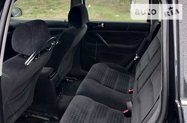 Універсал Volkswagen Passat 2001 в 