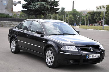 Седан Volkswagen Passat 2003 в Ровно