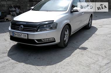 Універсал Volkswagen Passat 2011 в 