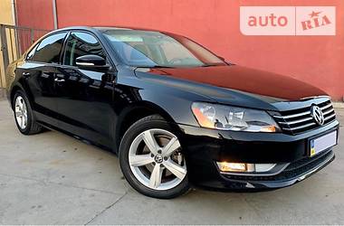 Седан Volkswagen Passat 2013 в Киеве