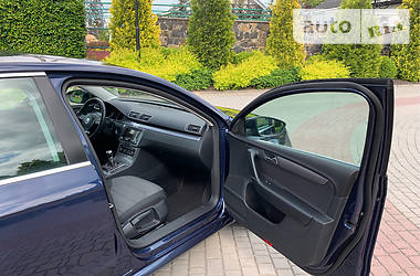 Седан Volkswagen Passat 2012 в Луцке