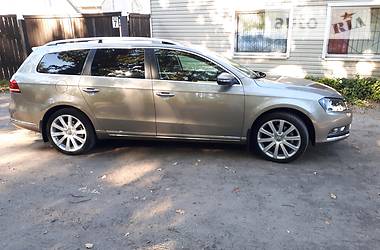 Універсал Volkswagen Passat 2011 в 